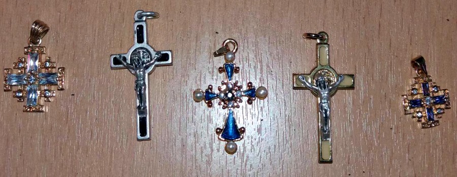 Police urge people to take a look at this recovered jewellery…and ask is it yours?