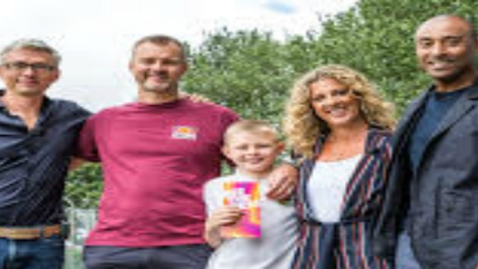 Jonathan Edwards, Sally Gunnell and Colin Jackson travel around Southport delivering London 2017 Tickets